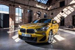 Nápadné až drzé BMW X2 je v Česku, pána hledá hlavně ve městě. Řídili jsme ho