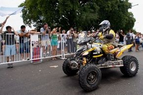 Macháčkův triumfální příjezd do cíle Rallye Dakar v Buenos Aires