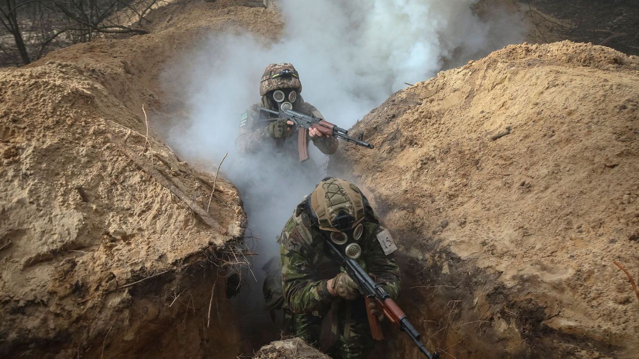 Ukrajina za den přišla o stovky vojáků, tvrdí Rusko. Hlásí dobytí vesnic u Charkova