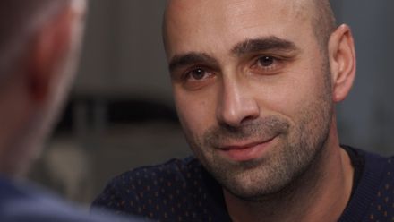 Jako dítě byl sexuálně napaden: Vyprávělo se to jako vtip, útočníka dodnes potkávám