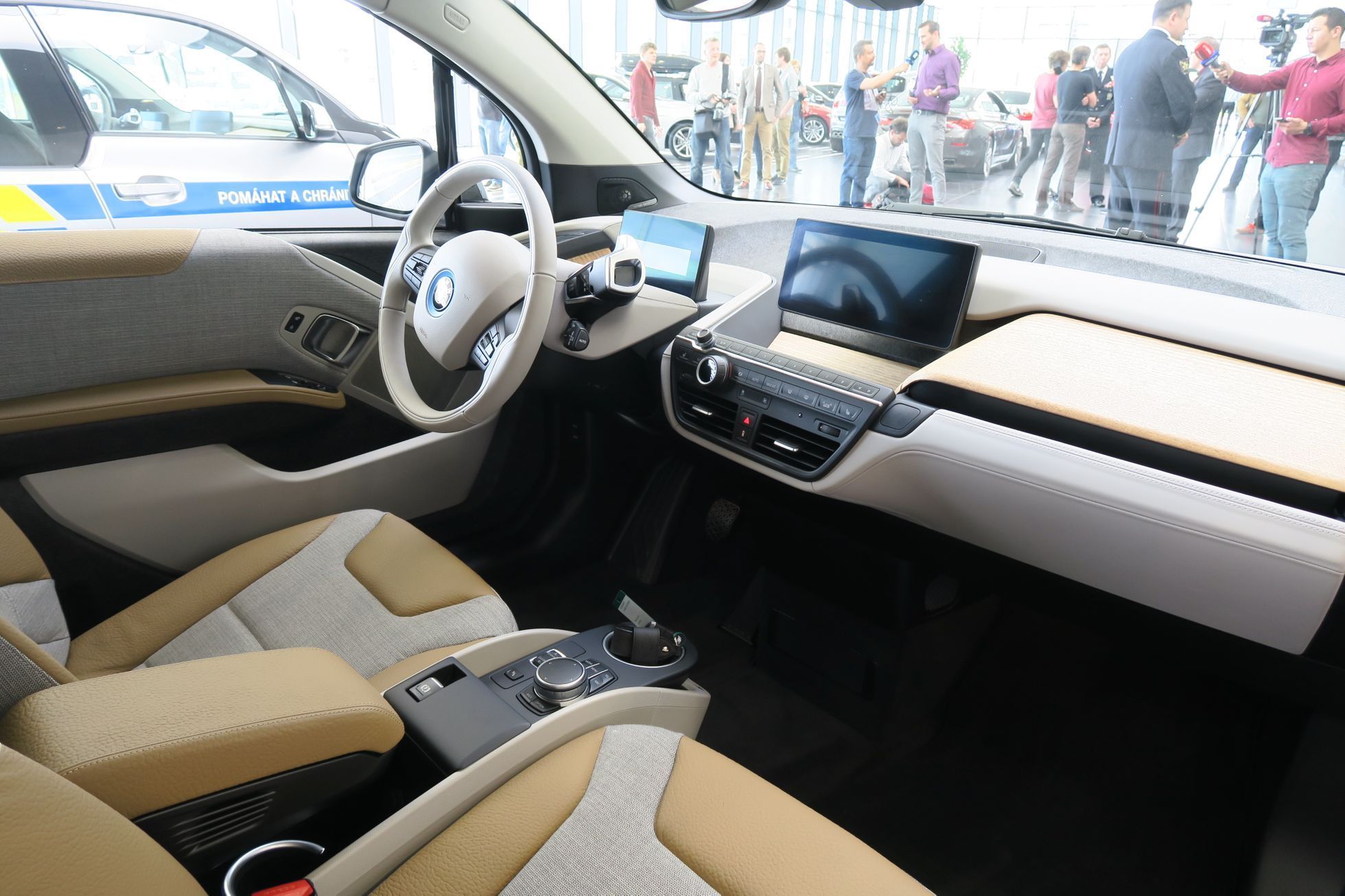 BMW i3 pro policii