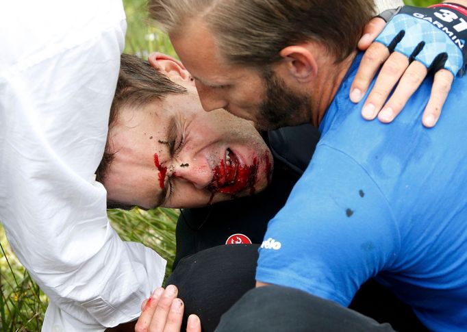 Zraněný Jack Bauer v 19. etapě Tour de France 2013