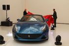 Pardubičtí celníci zabavili padělky strojů i modelů Ferrari