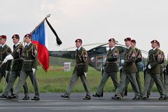 V Afghánistánu se převrhl vůz s českými vojáky