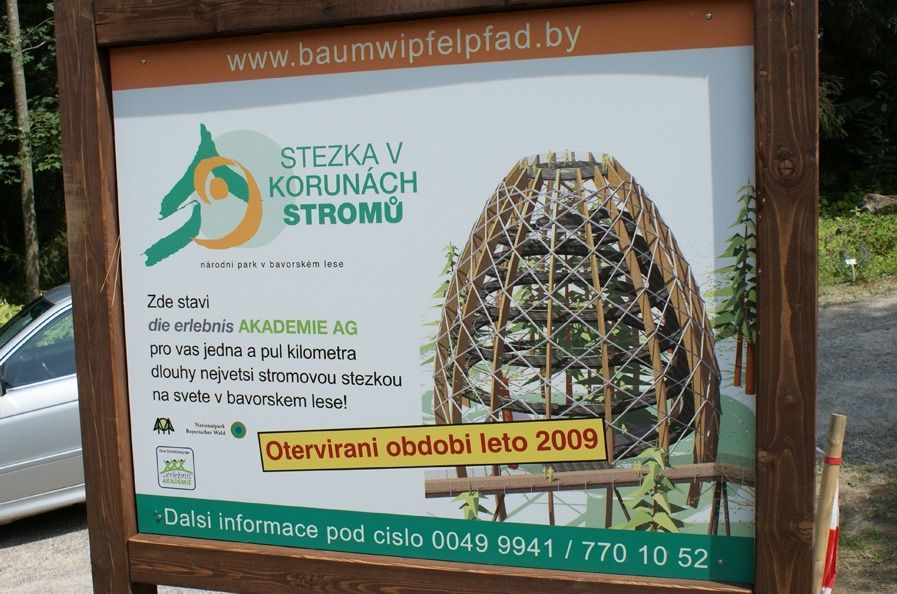 Vyhlídková věž na procházce korunami stromů