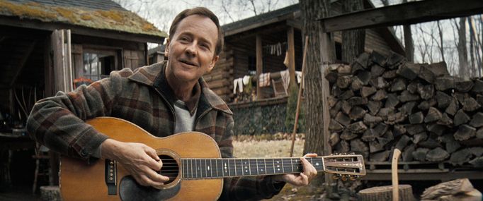 Edward Norton jako Pete Seeger.