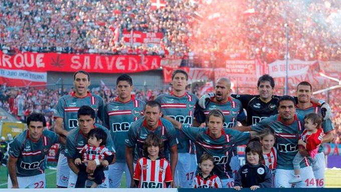 Fotbalisté Estudiantes slaví. Po 4 letech získali argentinský titul