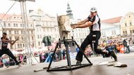 Soutěžilo se celkem v šesti různých disciplínách. Jednou z nich je "Standing Block Chop", jde o přesekávání stojícího kmene o průměru 30 cm.