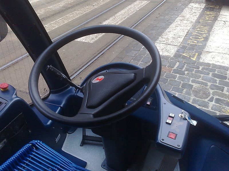 Praha představila první elektrobus, který bude jezdit centrem města