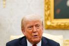 "Putin mě zklamal, ale ještě jsem s ním neskončil... Nevěřím nikomu," řekl Trump BBC