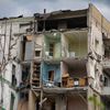 Dnipro, Ukrajina, zničený dům po útoku raketou