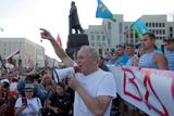Demonstrací se zúčastnil i opoziční politik Vladimir Njakljajev.