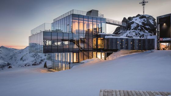 Zimní dovolená ve stylu agenta 007. Tyrolský Ötztal ukrývá architektonické skvosty