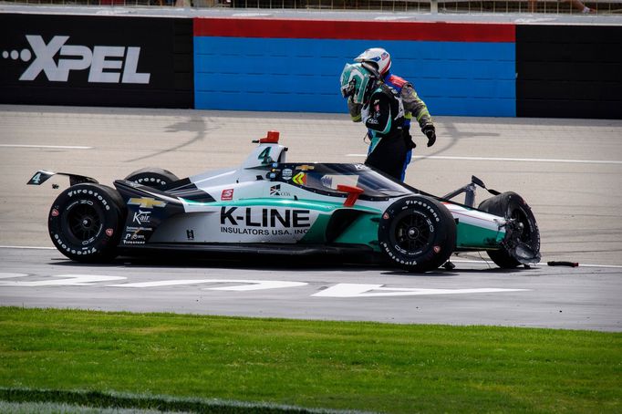 Havárie po startu závodu IndyCar XPEL 375 na oválu Texas Motor Speedway - Dalton Kellett