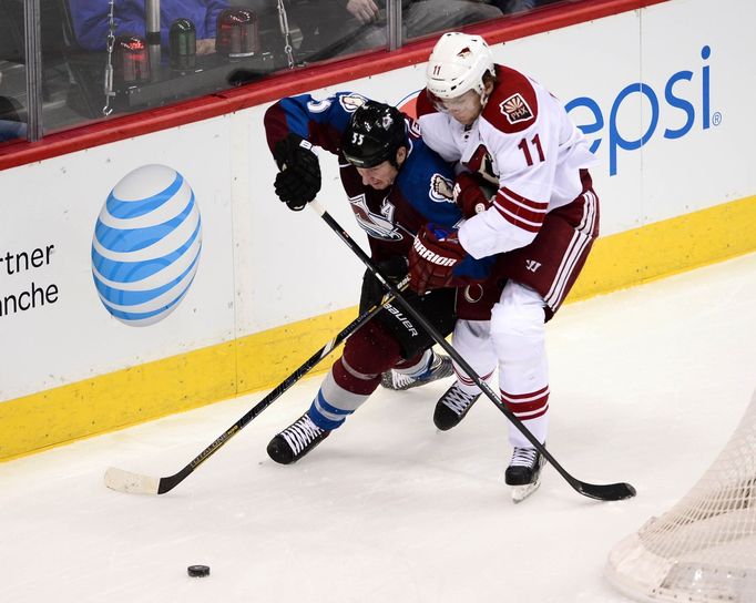 NHL: Phoenix Coyotes vs Colorado Avalanche (McLeod a Hanzal)