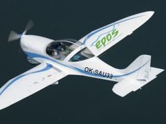 Letadlo na elektrický pohon SportStar EPOS+ - Evektor. Hlavní tahák českého pavilonu na Expu v Astaně.