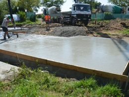 Kvalitní základy rodinného domu s betonem od skupiny Českomoravský beton