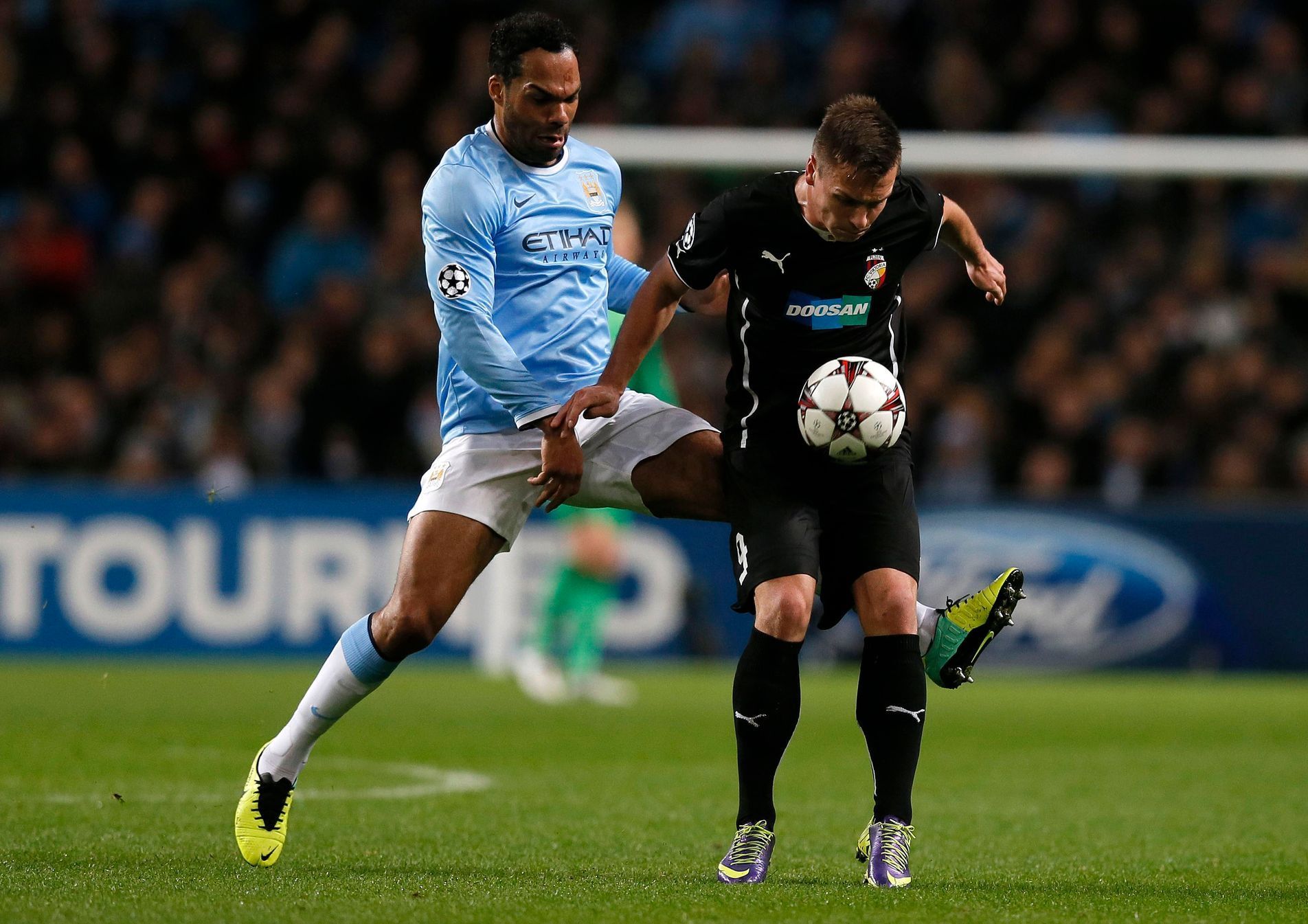 Manchester City - Plzeň (Lescott, Tecl)