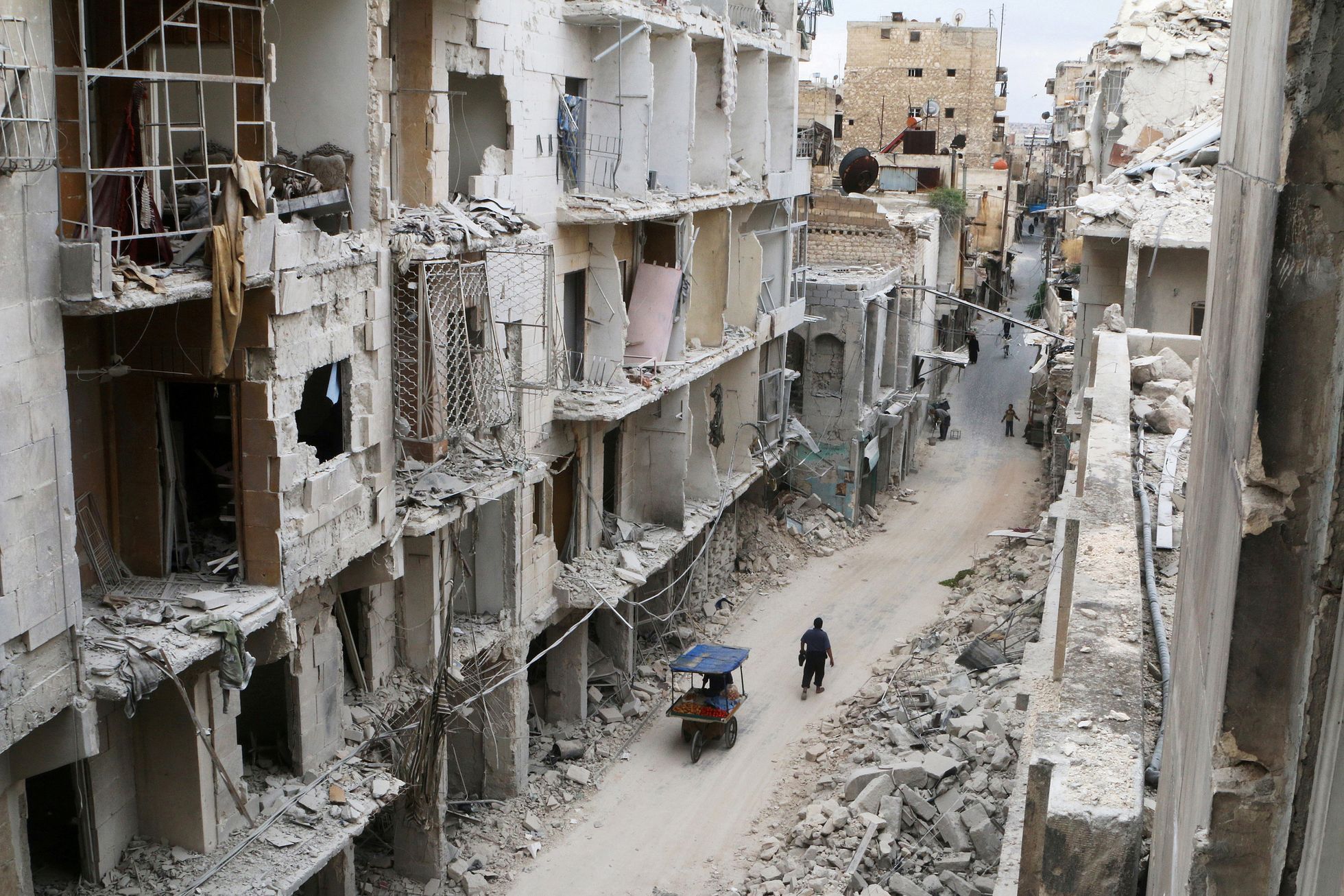 Zničené budovy ve starém Aleppu.