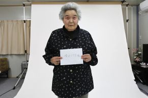 Portréty obětí tsunami: Po roce se opět mohou smát