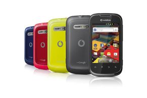 Hardwarium: Levný Android od Vodafonu, Motorola na tři SIM