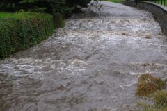Na Šumavě řeky dosáhly nejvyššího povodňového stupně