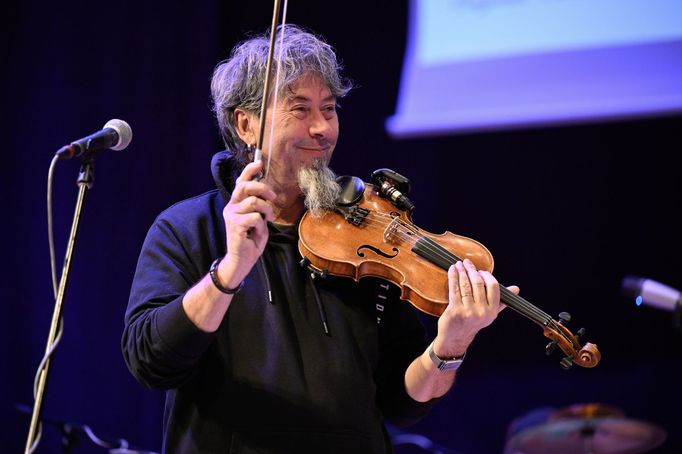 Houslista skupiny Fleret Stanislav Bartošík.