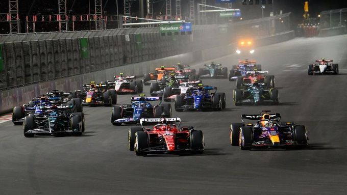 Slávu formule 1 poslední roky pomáhá šířit Netflix, který letos uvedl již šestou řadu seriálu F1: Touha po vítězství.