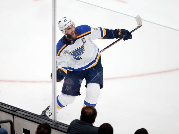 7. finále NHL 2018/19, Boston - St. Louis: Kapitán Alex Pietrangelo slaví gól na 0:2.