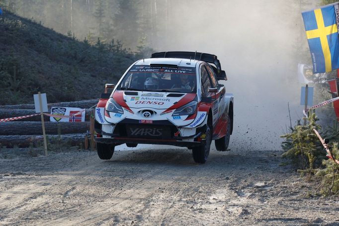 Elfyn Evans v Toyotě na trati Švédské rallye 2020