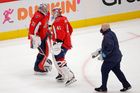 1. utkání 1. kola play off NHL 2020/21, Washington - Boston: Craig Anderson střídá zraněného Vítka Vaněčka