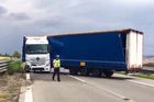 Zlomený kamion čtyři hodiny blokoval dálnici D1 na Vyškovsku