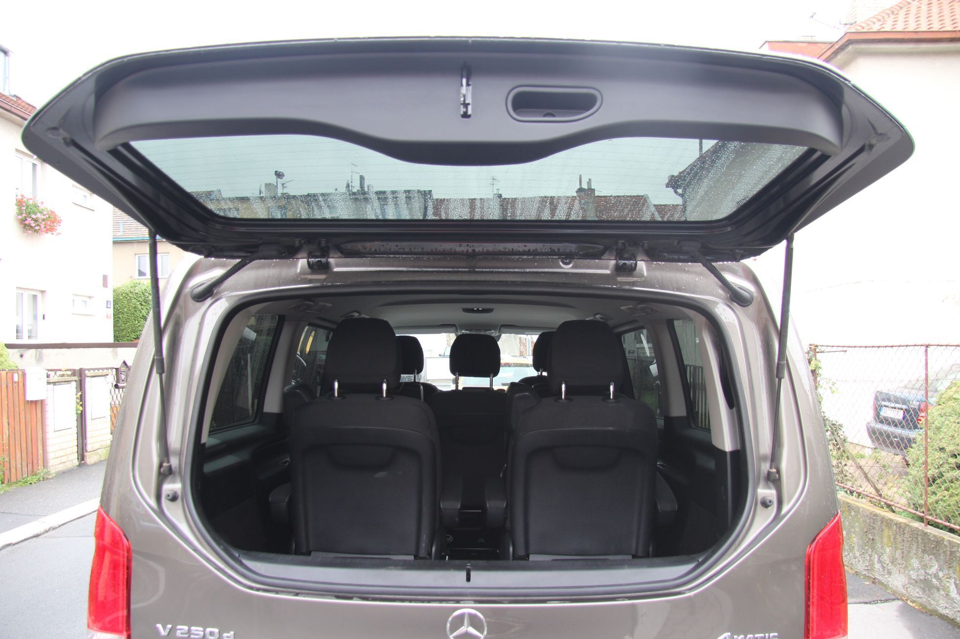 Mercedes V