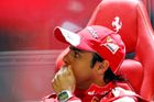 PROPADLÍK. Felipe Massa to má u Ferrari zase nahnuté. Tři nehody v rychlém sledu a umístění většinou až ve druhé polovině bodované desítky jsou pro Ferrari usilující o Pohár konstruktérů málo.