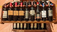 Albánie nepotěší ani vinaře. Konkurence je nízká, ceny vyšší než v Česku. V obchodech i restauracích pak často najdete italská vína.