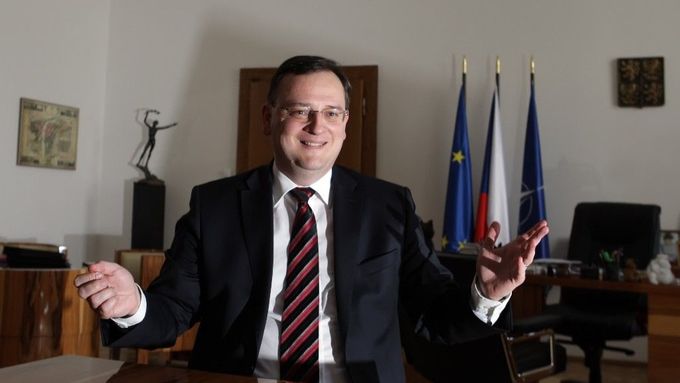 Petr Nečas jednal na Hradě s prezidentem Václavem Klausem o vládní krizi.