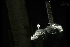 Vesmírný náklaďák opustil ISS, shoří v atmosféře