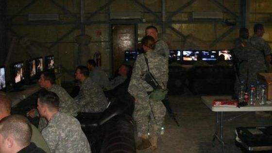 Američtí vojáci hrají Halo 3