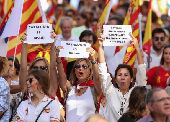 Demonstrace za jednotné Španělsko, kterou do Barcelony svolala Katalánská občanská společnost.