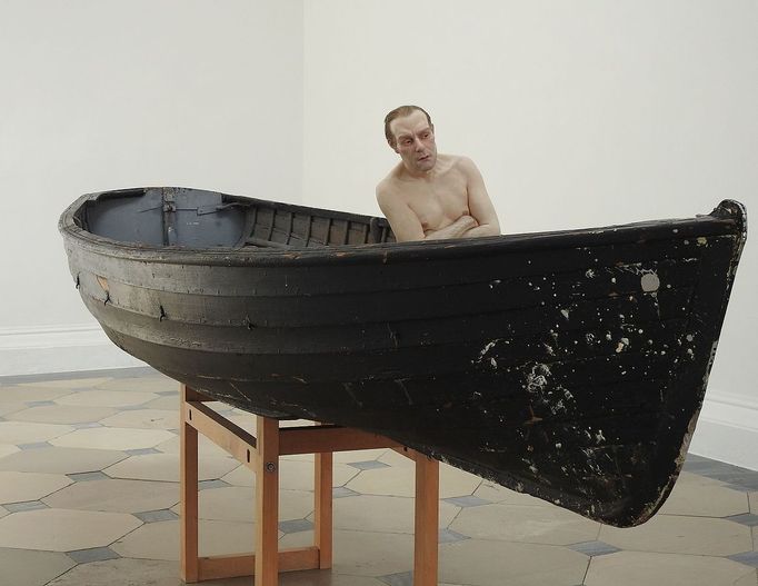 Ron Mueck: Man in a Boat, 2002