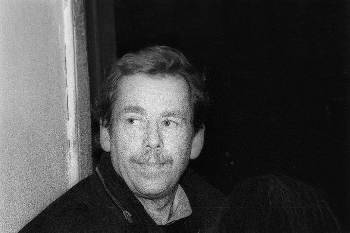 Václav Havel v budově Melantrichu na Václavském náměstí 21. listopadu 1989.