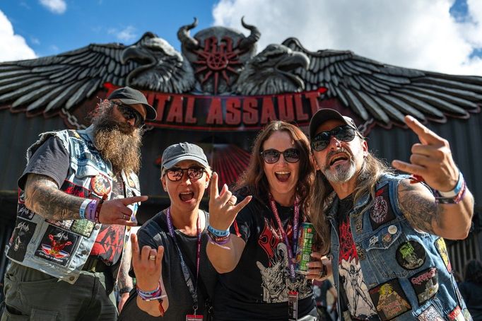 Snímek z prvního dne festivalu Brutal Assault.