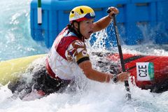 Kanoistka Fišerová po triumfu v Pau ovládla Světový pohár ve vodním slalomu