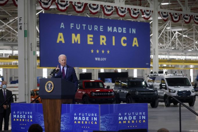 U.S. President Joe Biden delivers remarks after touring Ford Rouge Electric Vehicle Center in Dearborn, Michigan, U.S., May 18, 2021.  REUTERS/Leah Millis