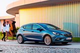 Nový model Opelu Astra zvýšil její podíl v Evropě z 1,33 na 1,53 %, tedy o 0,2 %. To stačí na 17. místo, zároveň jde o auto s největším podílem na trhu ze všech dvaceti novinek.