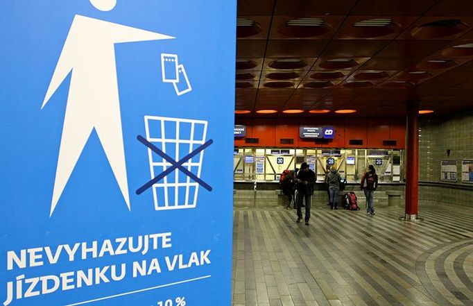 Praha hlavní nádraží - odbavovací halu pořádná rekonstrukce teprve čeká.