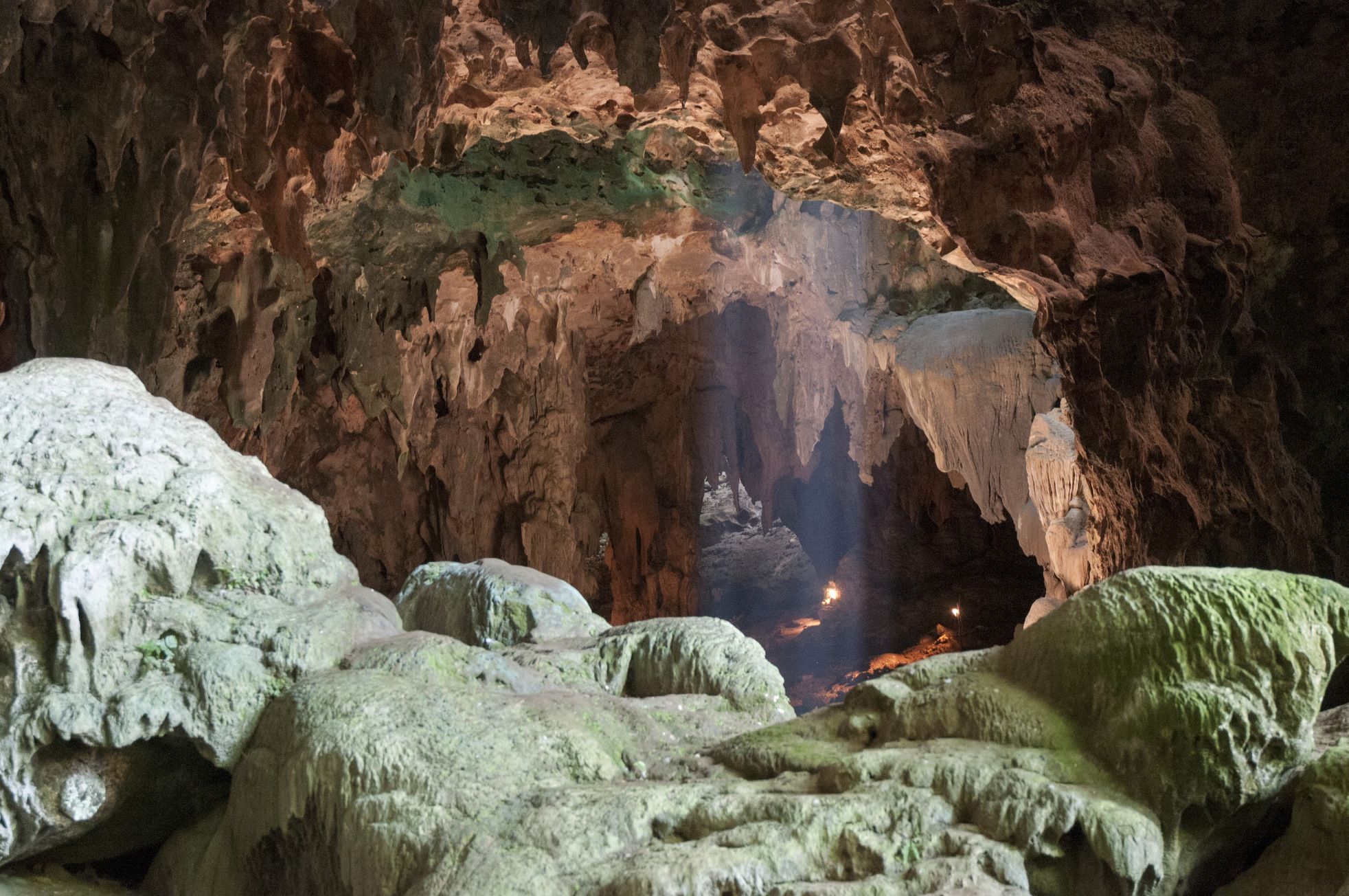 Jeskyně na Filipínách, kde vědci objevili pozůstatky nového druhu člověka
