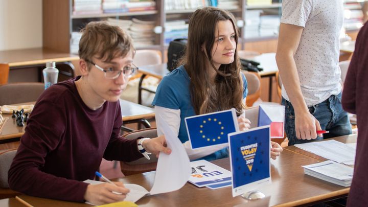 Studentské eurovolby vyhrála koalice Spolu. Za ní byla Přísaha, Motoristé a Piráti