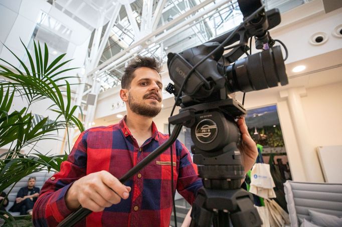 Debata v newsroomu Economie u příležitosti 100 dní pořadu Spotlight Aktuálně.cz Světlany Witowské a Lindy Bartošové.