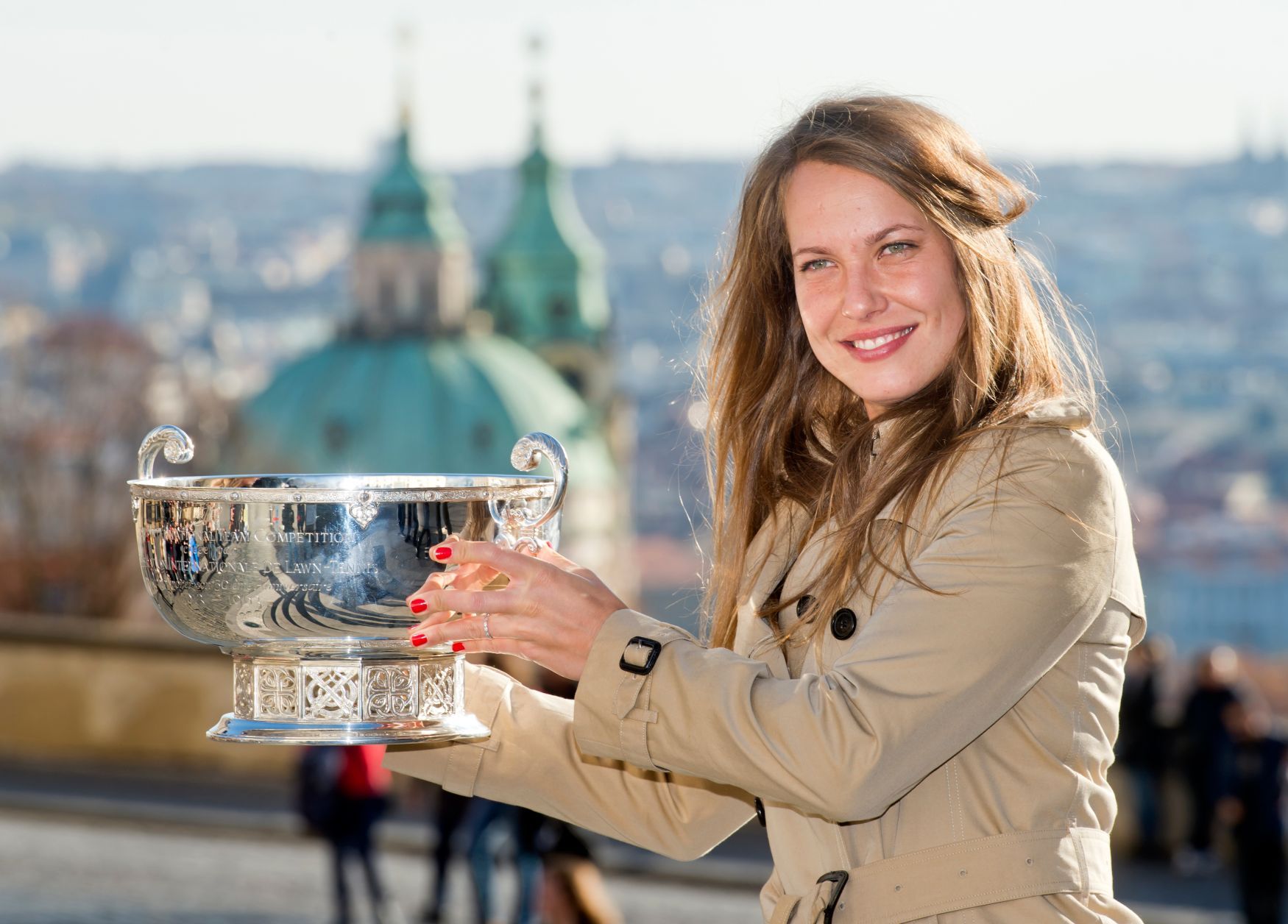 Focení s trofejí Fed Cupu 2015: Barbora Strýcová
